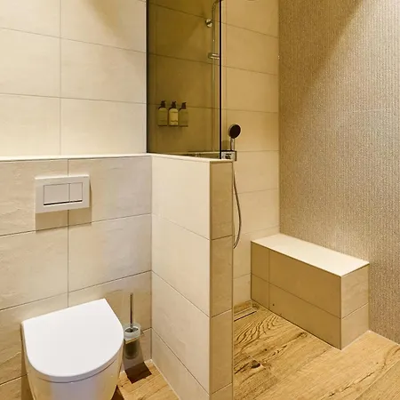 Scape Residences * دِن بورِخْ