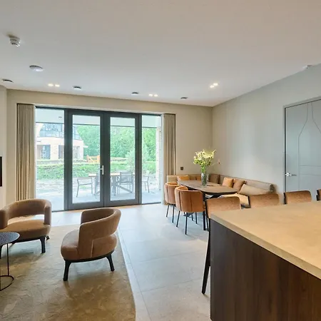 Scape Residences * دِن بورِخْ